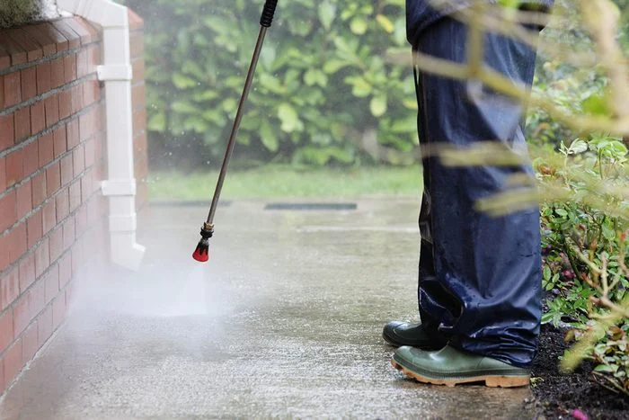 Advice for Pressure Washing the Exterior of Your Home